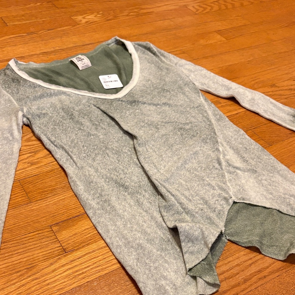 Free People Long Beach Green Long Sleeve Top-NWT - Picture 4 of 6
